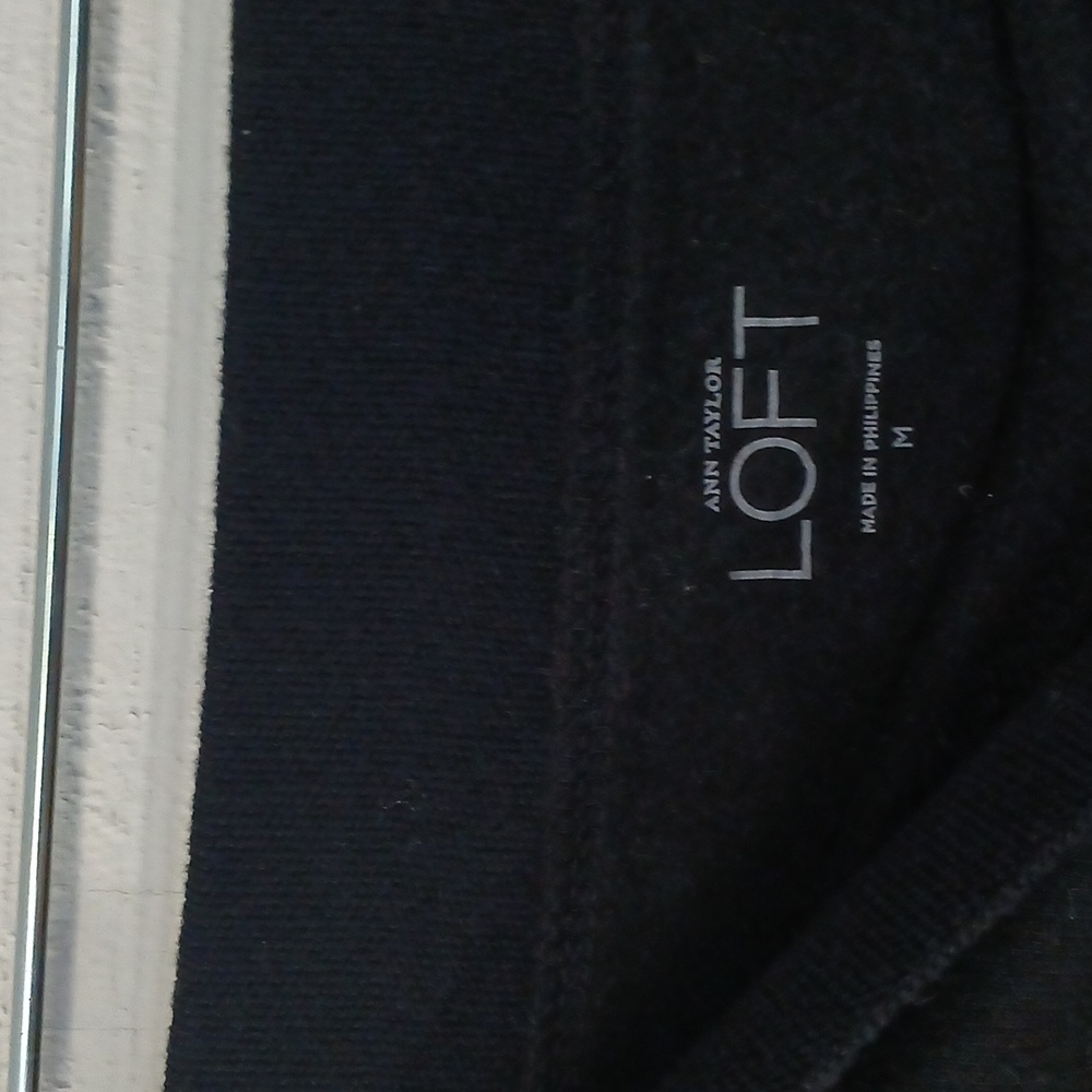 LOFT Black Casual Mini Skirt with Zippered Pockets Size Medium - Picture 7 of 8